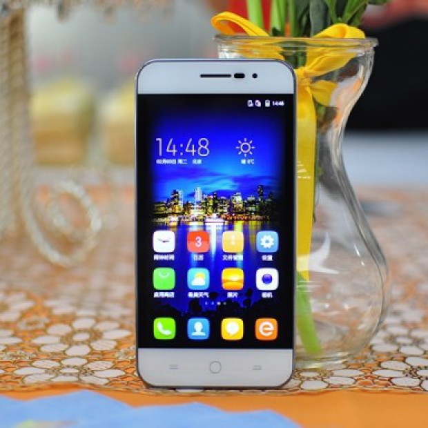 Китайцы Coolpad выпустили «самый тонкий в мире» смартфон Ivvi K1 Mini толщиной 4,7 мм.